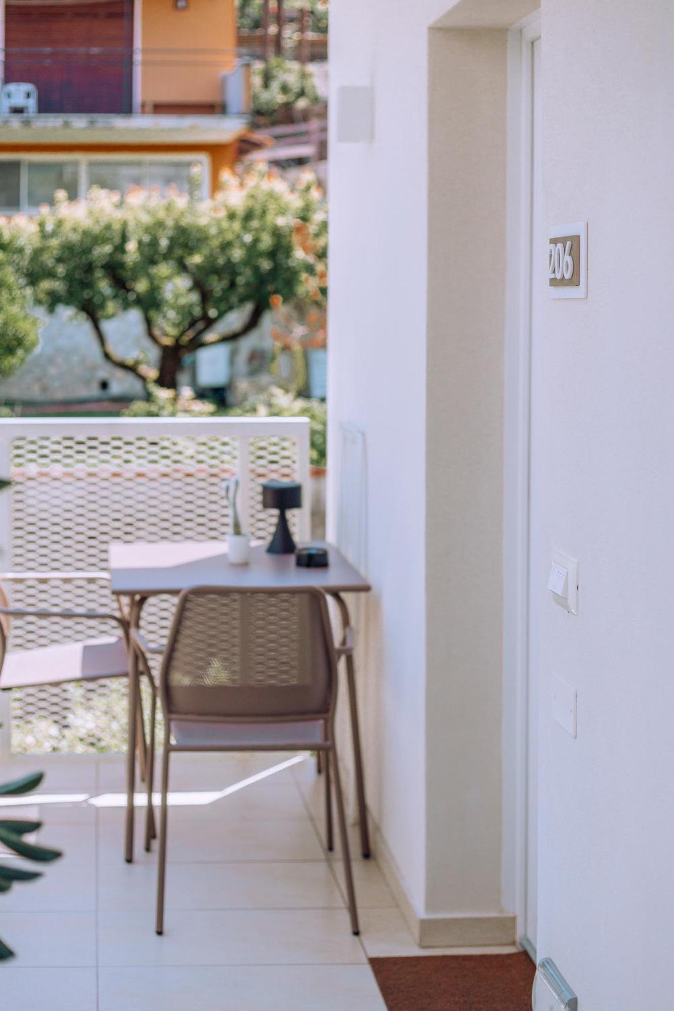 Ah Porticcioli Boutique Apartments San Felice del Benaco Eksteriør billede